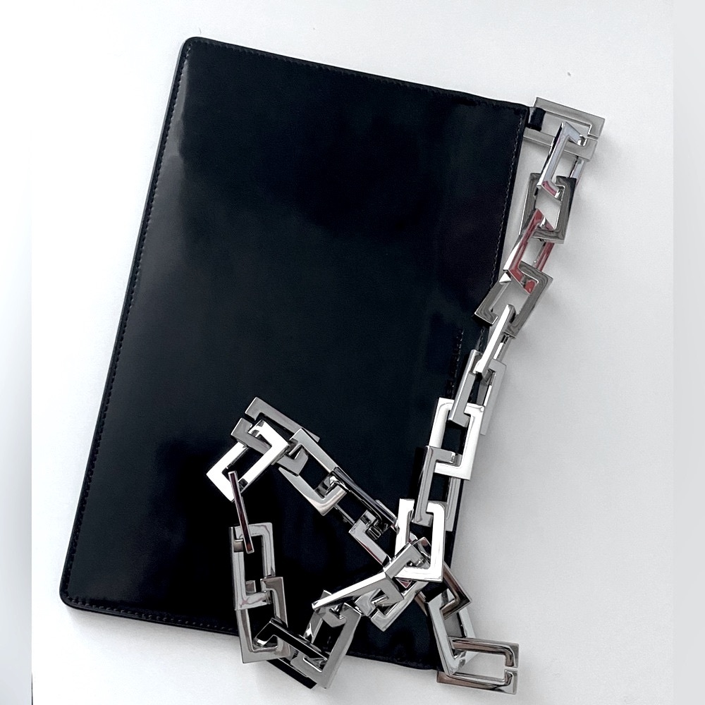 PORTRAIT REPORT “RECTANGULAR" CHAIN SHOULDER BAG
